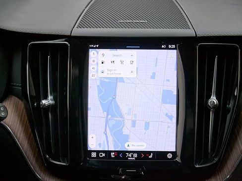 Used 2023 Volvo XC60 B6 Ultimate w/ Protection Package Premier image 30