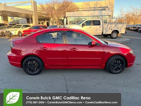 Used 2005 MAZDA MAZDA3 s w/ Moonroof & 6-CD Pkg image 7