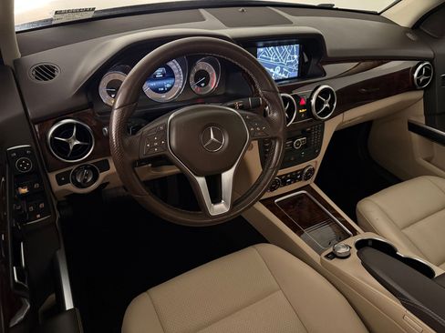 Used 2015 Mercedes-Benz GLK 350 4MATIC image 4