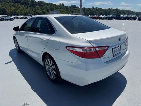 Used 2016 Toyota Camry XLE w/ Moonroof Package FWD image 5