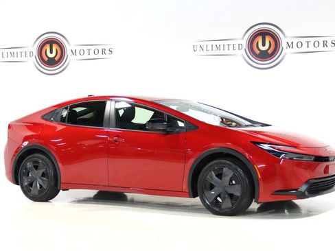 Used 2026 Toyota Prius LE FWD image 10