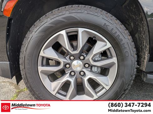 Used 2022 Chevrolet Suburban LT w/ Luxury Package AWD/4WD image 9