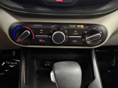 Used 2020 Kia Soul LX image 13