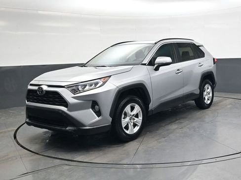 Used 2019 Toyota RAV4 XLE image 9