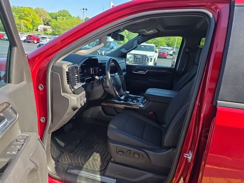 Used 2025 Chevrolet Silverado 1500 RST w/ Z71 Off-Road Package AWD/4WD image 16