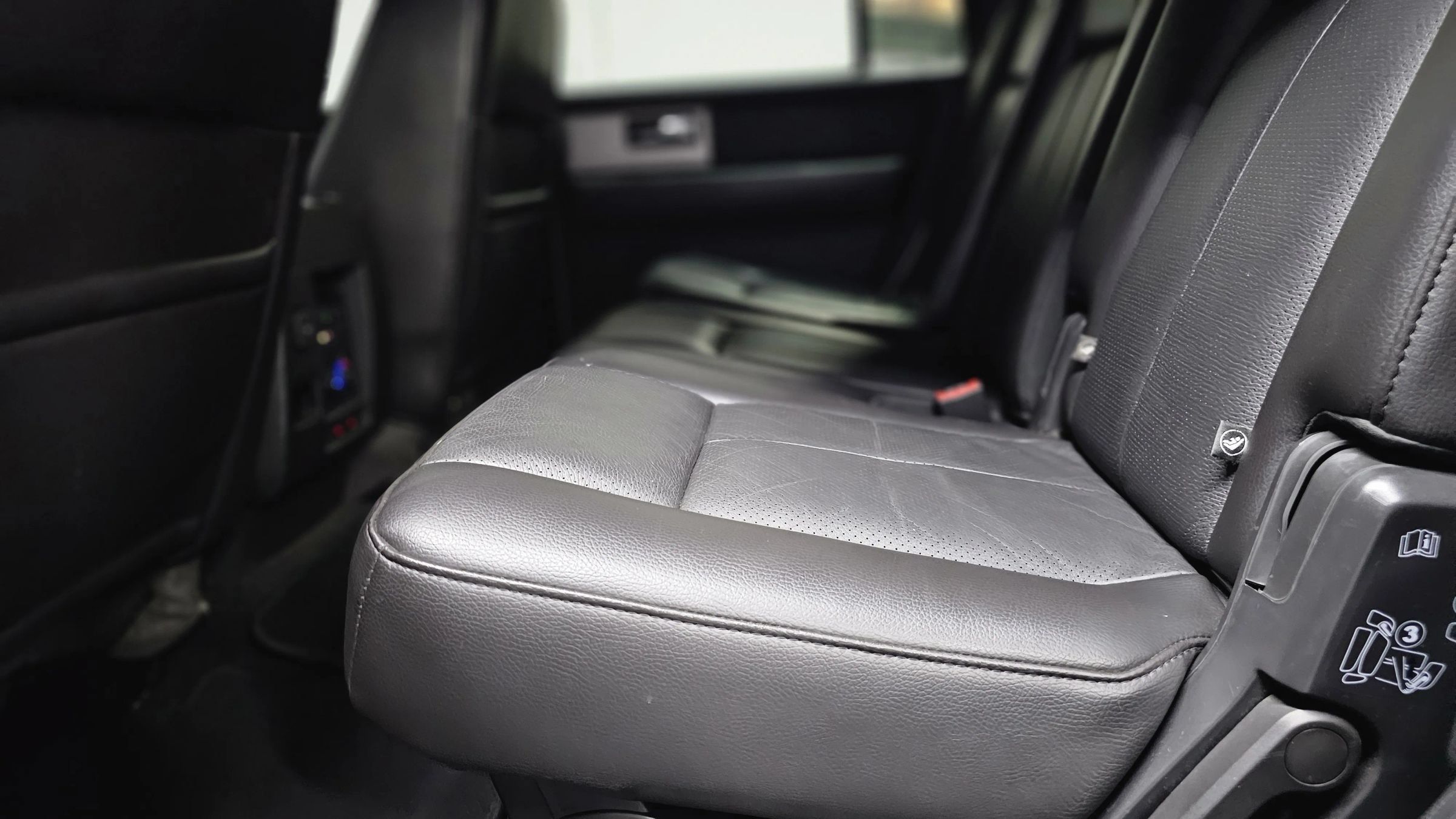 Used 2014 Ford Expedition Limited w/ Equipment Group 301A RWD image 27