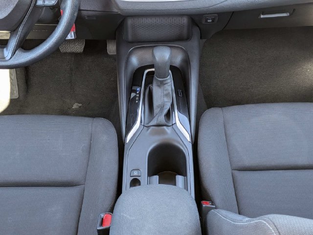 Used 2025 Toyota Corolla LE FWD image 18