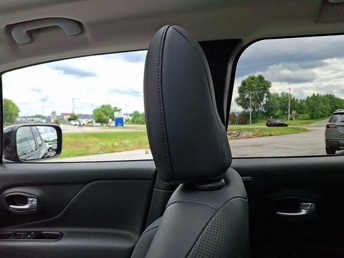 Certified 2023 Jeep Renegade Limited w/ Sun/Sound Group AWD/4WD image 18