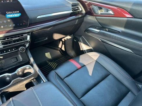 Certified 2024 Chevrolet Traverse RS image 18