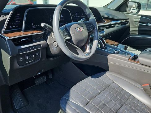 Certified 2022 Cadillac Escalade Premium Luxury Platinum w/ Heavy-Duty Trailer Package image 9