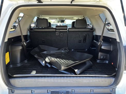 Used 2020 Toyota 4Runner Limited image 27