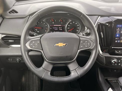 Used 2023 Chevrolet Traverse LT image 13