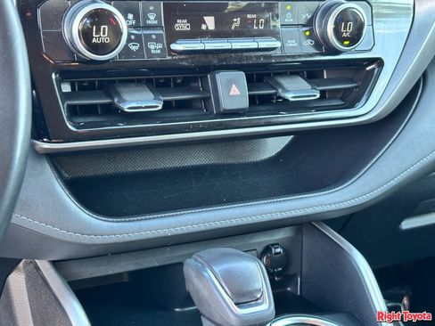 Certified 2025 Toyota Highlander LE FWD image 30