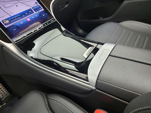 Used 2023 Mercedes-Benz GLC 300 image 14