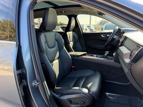 Used 2020 Volvo XC60 T6 Inscription w/ Protection Package Premier image 10