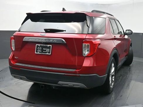 Used 2022 Ford Explorer XLT w/ Equipment Group 202A image 3