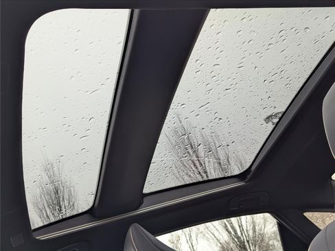 Used 2023 Toyota Crown Platinum image 19