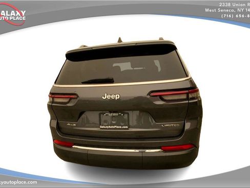 Used 2023 Jeep Grand Cherokee L Limited AWD/4WD image 6