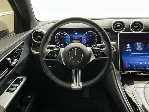 Used 2024 Mercedes-Benz GLC 300 4MATIC image 20