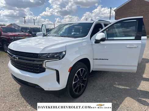 Certified 2022 Chevrolet Suburban RST w/ Luxury Package AWD/4WD image 11