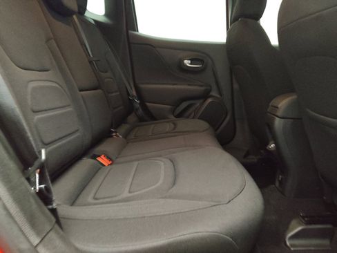 Used 2022 Jeep Renegade Latitude w/ Convenience Group AWD/4WD image 19