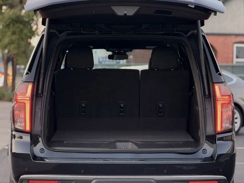 Used 2023 Chevrolet Suburban Premier RWD image 10