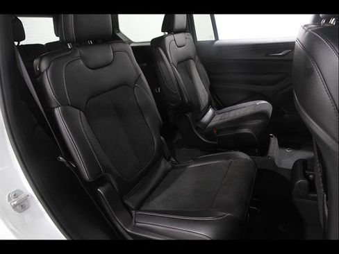 Used 2024 Jeep Grand Cherokee L Altitude AWD/4WD image 18