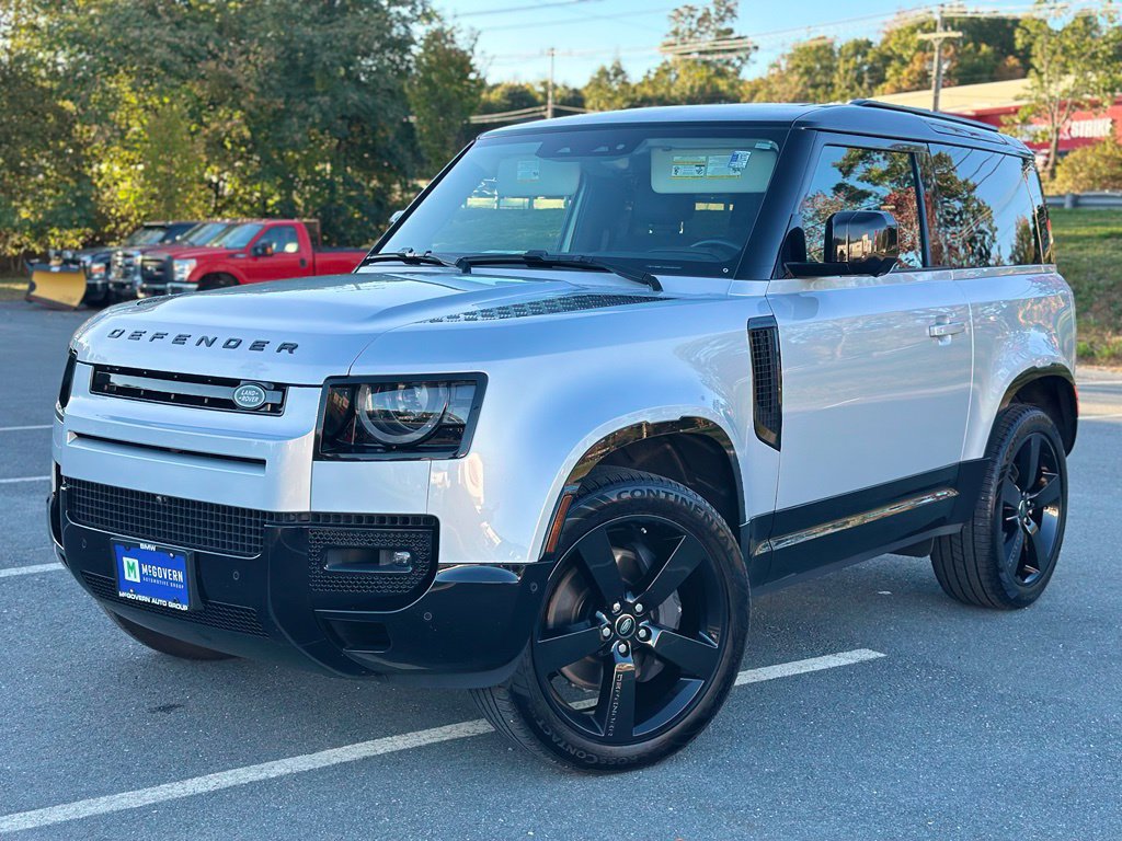 Used 2024 Land Rover Defender 90 X-Dynamic SE AWD/4WD image 1
