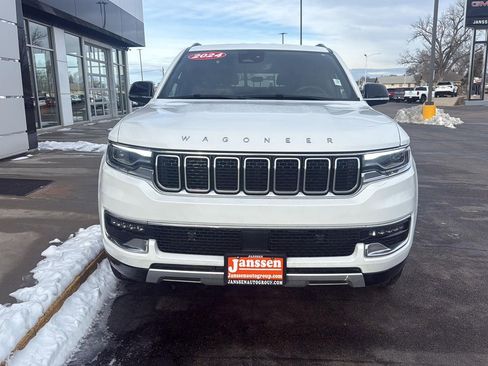 Used 2024 Jeep Wagoneer Series II image 7