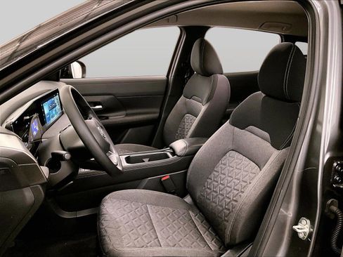 Used 2025 Nissan Kicks SV image 24