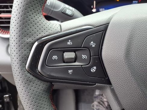 Used 2026 Chevrolet Trax RS w/ Sunroof Package FWD image 32