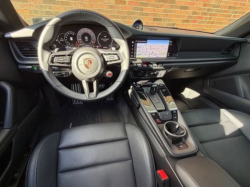 Certified 2025 Porsche 911 Carrera image 13