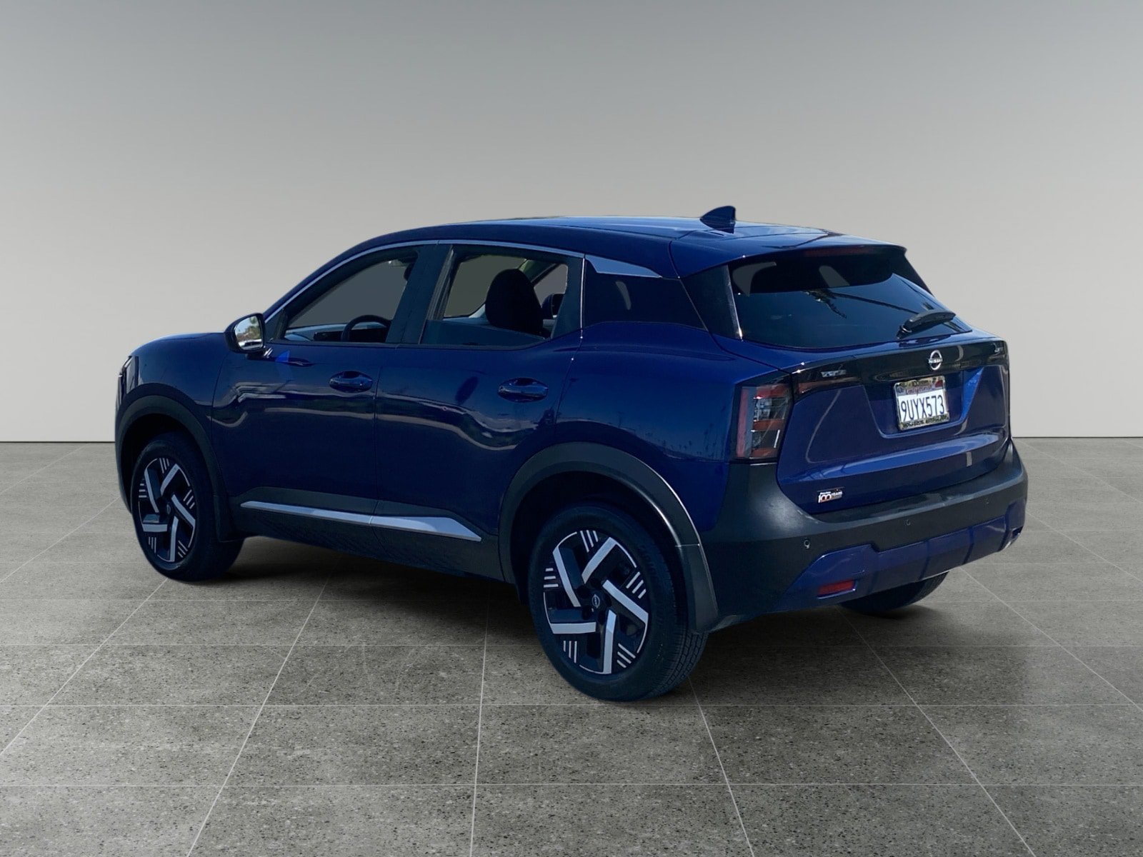Used 2025 Nissan Kicks SV FWD image 3