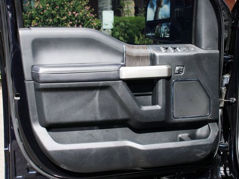 Used 2021 Ford F250 Lariat image 15