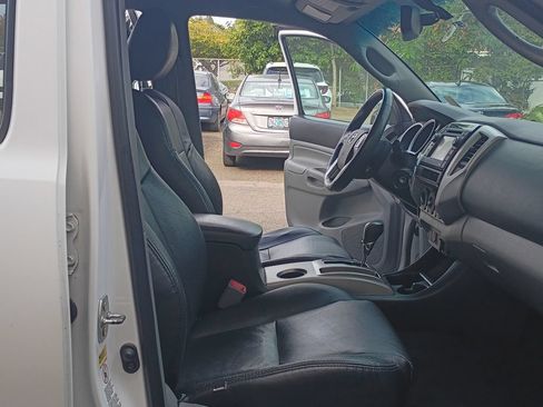 Used 2012 Toyota Tacoma 4x4 Double Cab w/ TRD Off-Road Pkg image 18