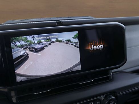 Used 2025 Jeep Wrangler Unlimited Sahara image 17