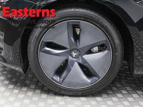 Used 2021 Tesla Model 3 Standard Range Plus image 29