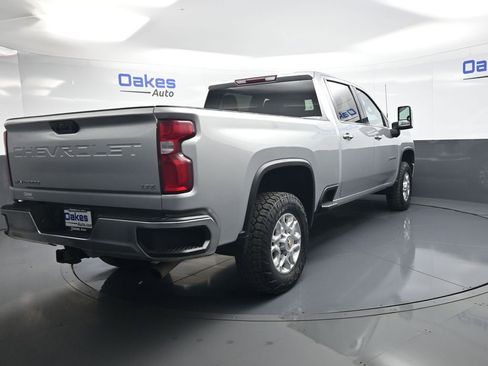 Used 2022 Chevrolet Silverado 2500 LTZ AWD/4WD image 8