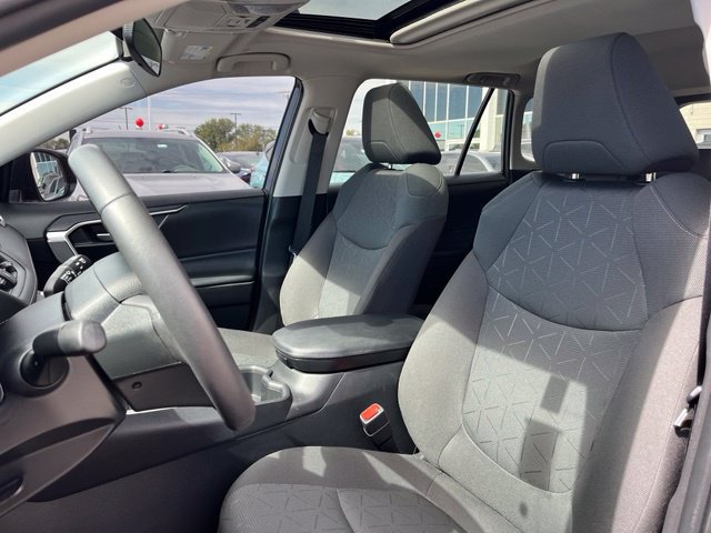 Used 2024 Toyota RAV4 XLE w/ Convenience Package AWD/4WD image 18