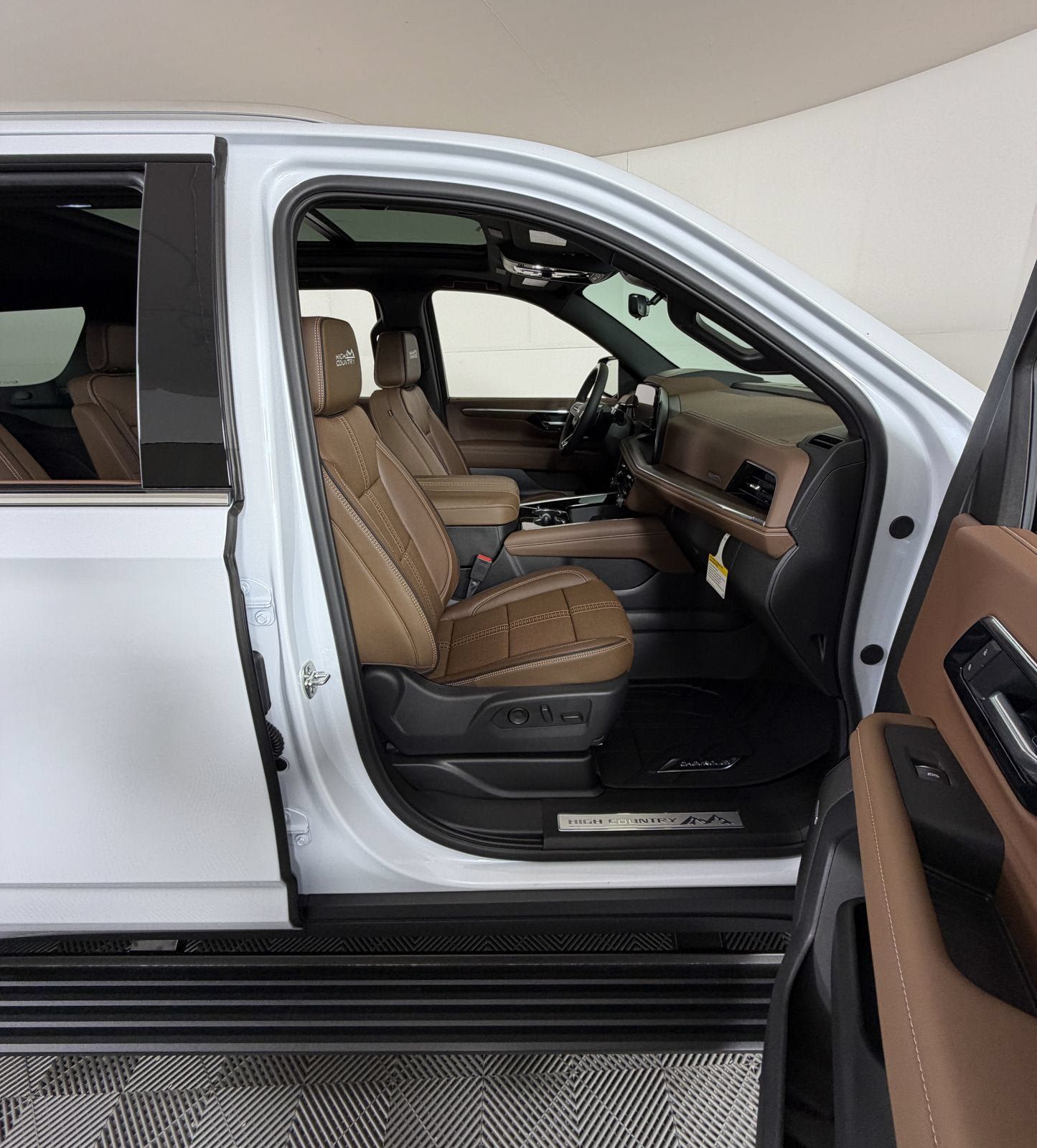 New 2026 Chevrolet Tahoe High Country AWD/4WD image 5
