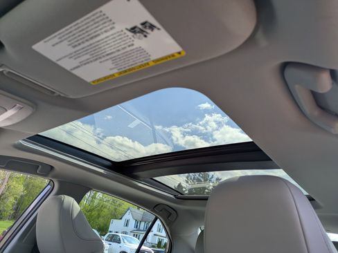 Used 2021 Toyota Camry XLE w/ Navigation Package AWD/4WD image 15