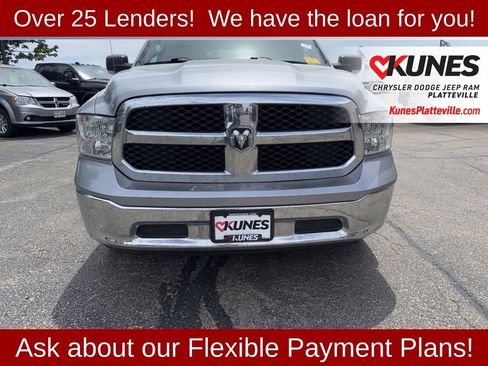 Used 2019 RAM 1500 Classic SLT w/ Luxury Group AWD/4WD image 3