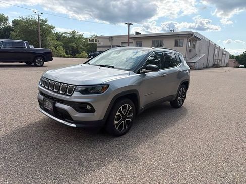 Used 2022 Jeep Compass Limited w/ Sun and Sound Group AWD/4WD image 3