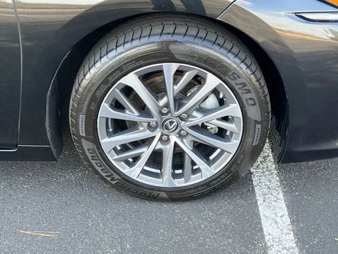 Used 2023 Lexus ES 350 w/ Accessory Package (Z1) FWD image 34