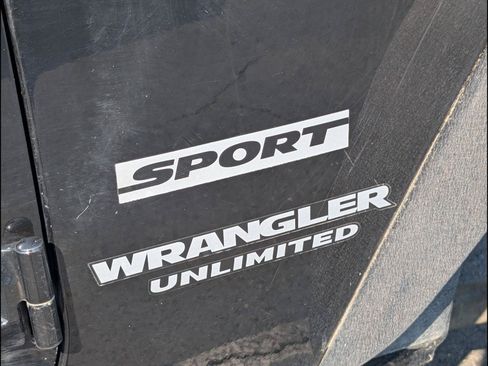 Used 2015 Jeep Wrangler Unlimited Sport w/ Quick Order Package 24S AWD/4WD image 8