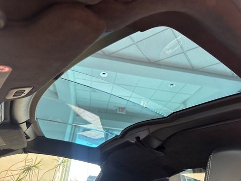 Used 2024 Chevrolet Corvette Stingray Coupe w/ Z51 Performance Package image 21