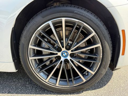 Used 2023 BMW 530e xDrive w/ Premium Package AWD/4WD image 18