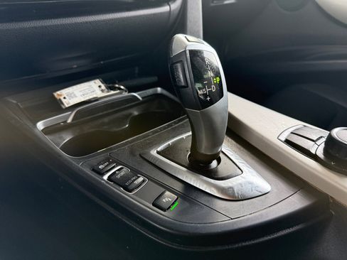 Used 2018 BMW 320i Sedan image 22