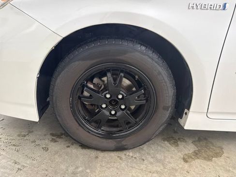 Used 2014 Toyota Prius Three FWD image 9