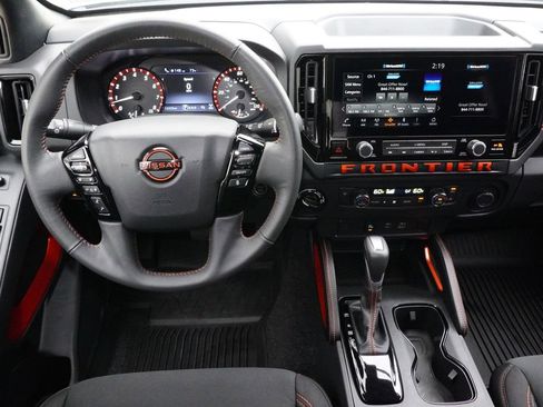 Used 2025 Nissan Frontier PRO-4X AWD/4WD image 21